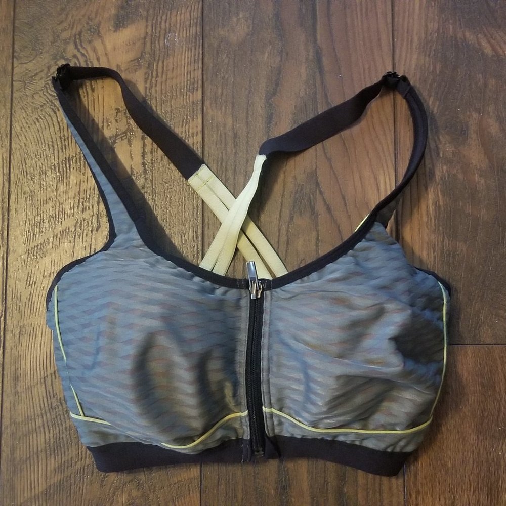 Victoria's Secret Sports Bra - 32DDD
